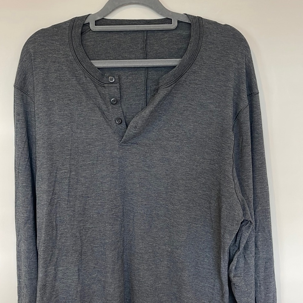 Mens long sleeve Lululemon large